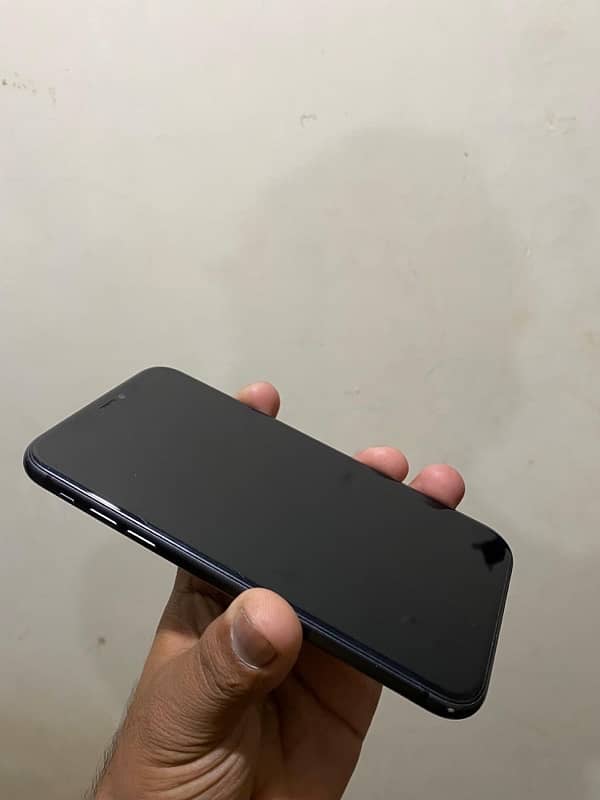 iPhone 11 urgent sale /exchange 6