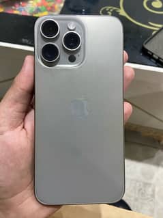 IPhone 15 Pro max natural titanium