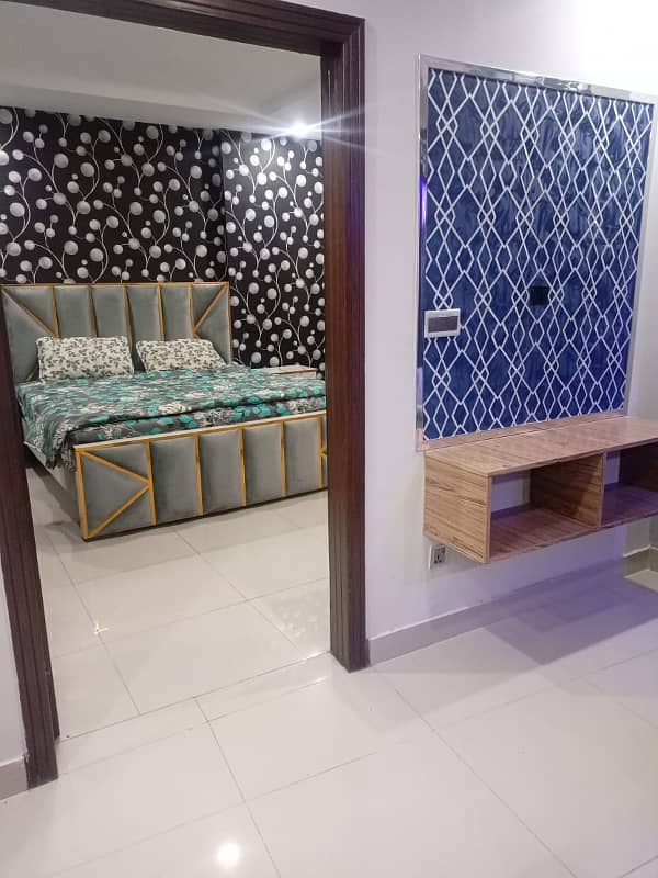 Par Day short time One BeD Room apartment Available for rent in Bahria town phase 4 and 6 empire Heights 2 Family apartment 6