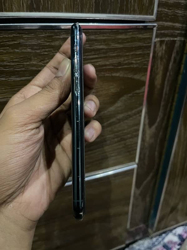 Iphone 11 pro dual PTA Approved 4