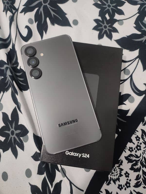 Samsung S24 Complete Box 6