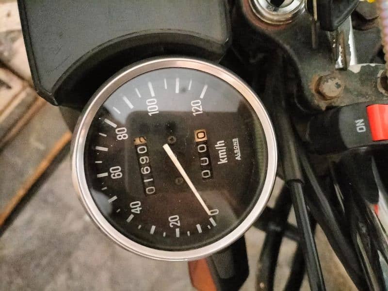 Suzuki GS 150 Genuine meter Good Condition 3