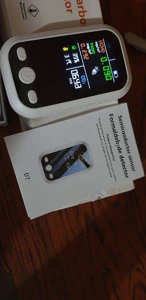 Air quality meter AQI pocket size 2