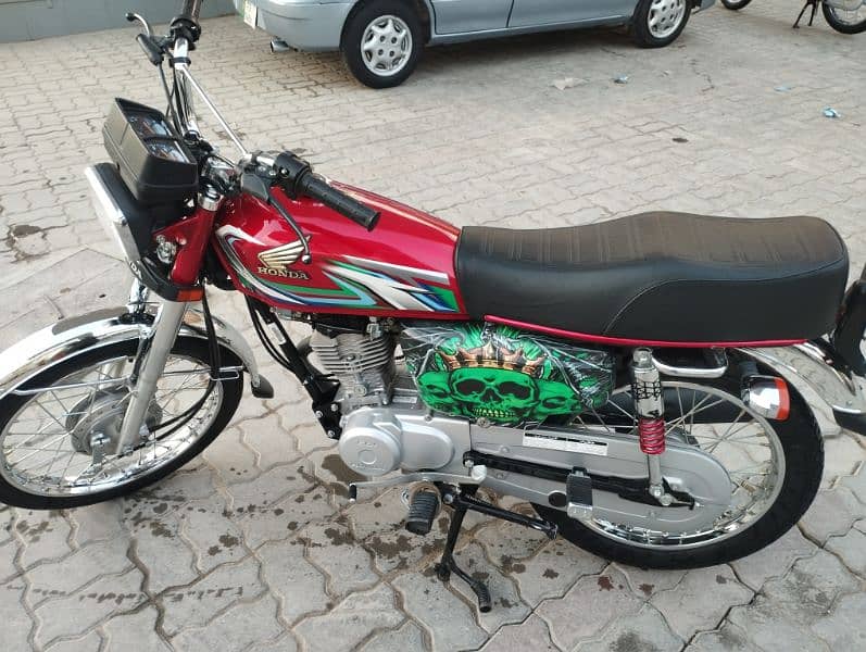 number ni lga hua lakin bilkl new bike h check kr sktay hain 0