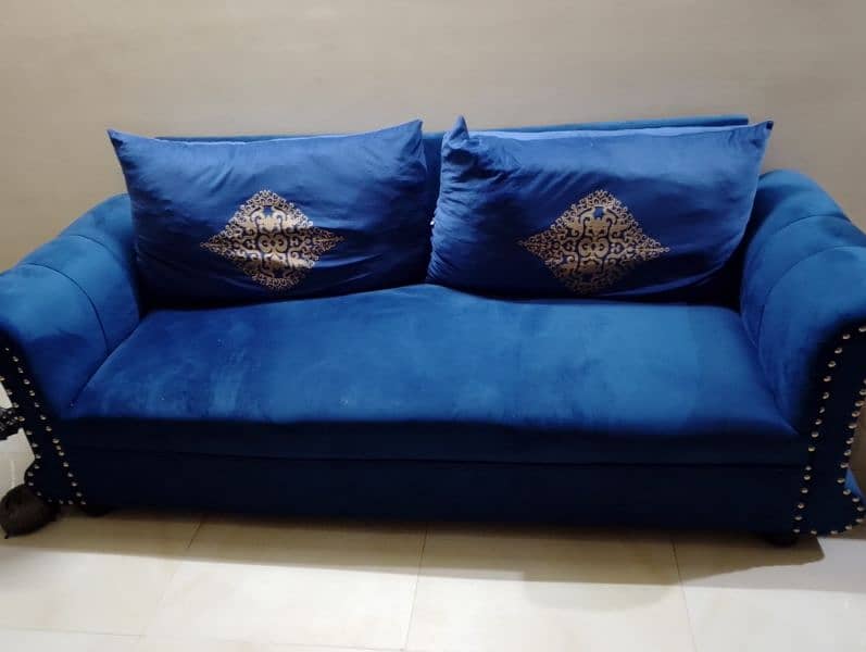 Sofa set seven seater immaculate condition. 3