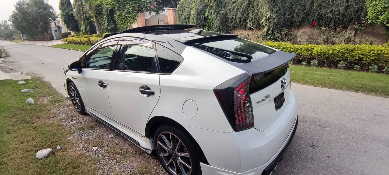 Toyota Prius 2010 GS Sun Roof 4