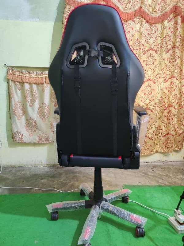 GLOBAL RAZER Gaming Chair 0.3. 1.5. 4.4. 4.1. 2.4. 2.10/10Condition 4