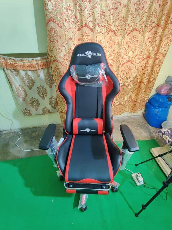 GLOBAL RAZER Gaming Chair 0.3. 1.5. 4.4. 4.1. 2.4. 2.10/10Condition 5