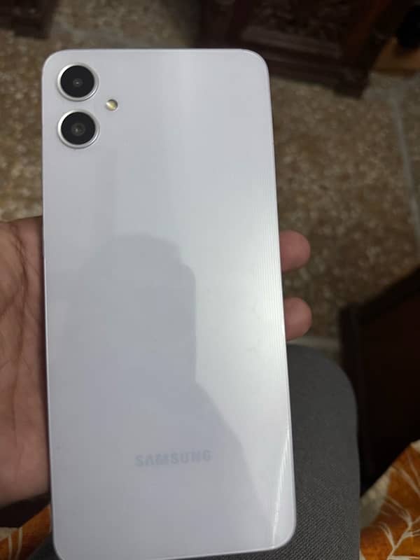 samsumg A05 6gb 128 gb white 2