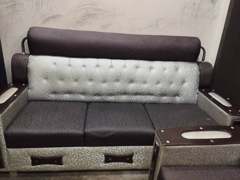 Beautiful Sofa Set for Sale 2