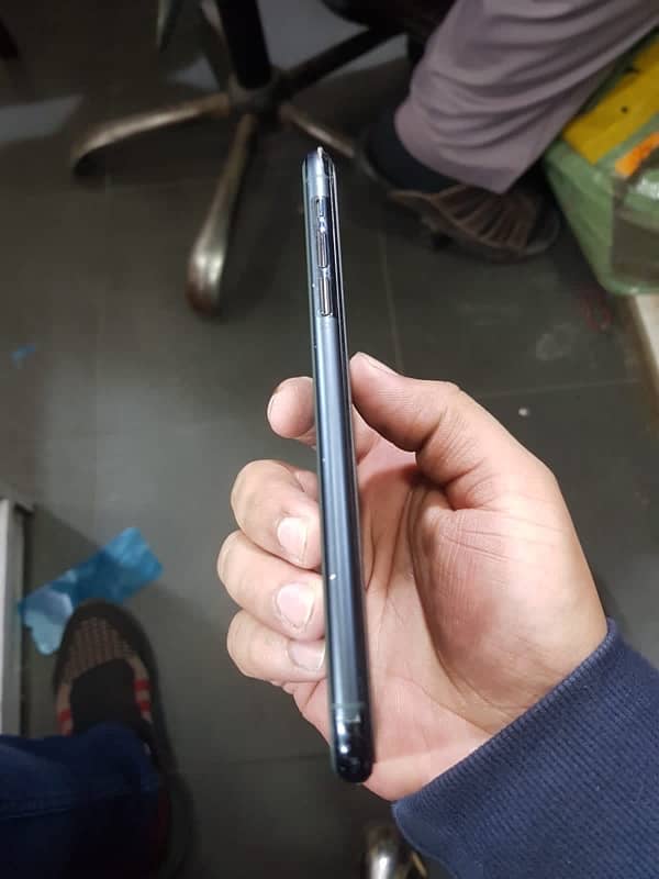 Iphone 11 Pro max ( Non-Pta ) 1