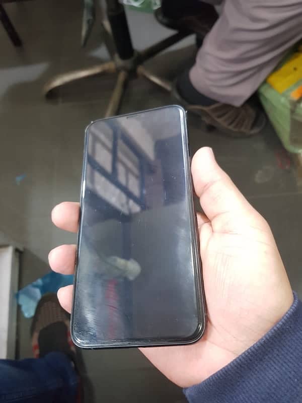 Iphone 11 Pro max ( Non-Pta ) 3