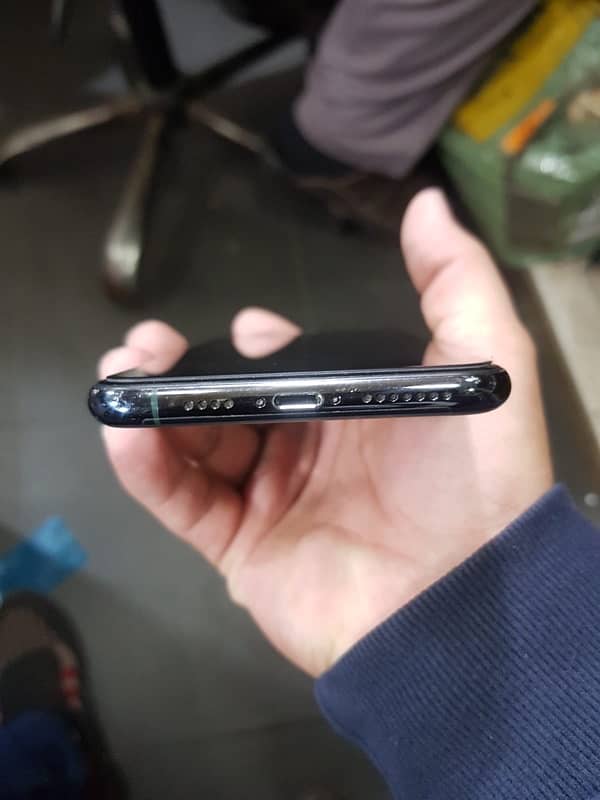 Iphone 11 Pro max ( Non-Pta ) 7