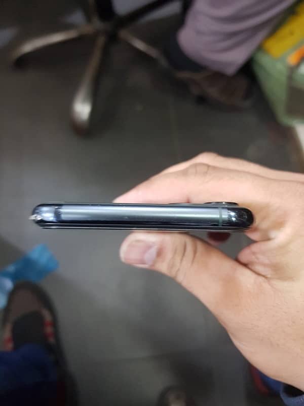 Iphone 11 Pro max ( Non-Pta ) 8