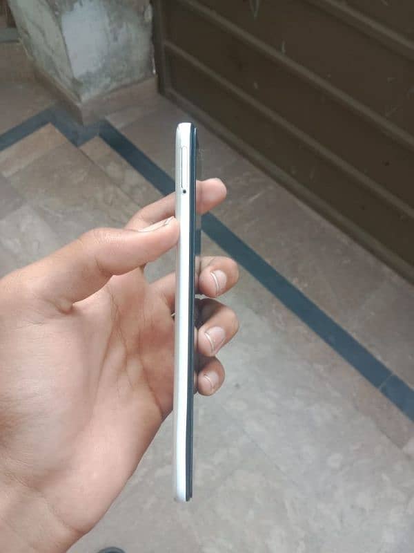 Samsung galaxy a30s urgent sale display finger 4