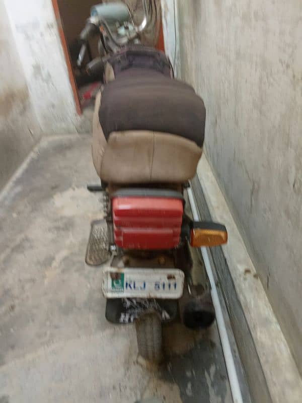 70 cc bike rawan par he 1