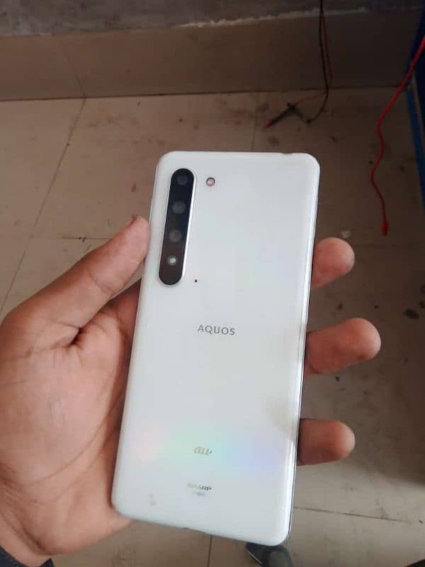 aquos r5 5g 4