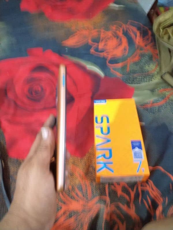 sale tecno spark 7T. 4 GB Ram 64 GB Rom. Awesome result both cameras. 4