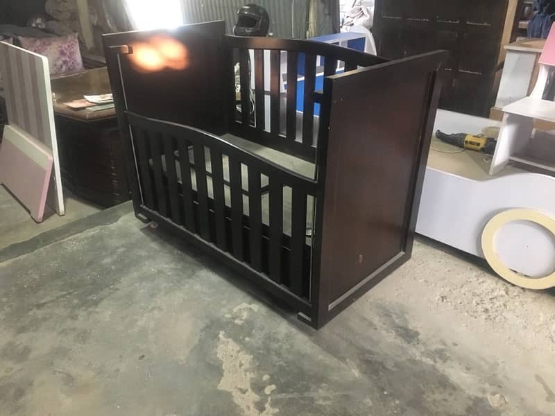 Loot sale price Baby Bed ( khawaja’s interior Fix price workshop 0