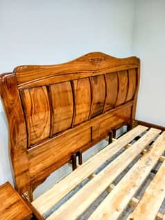 Pure Sheesham Wood 0321//512//0593 King size bed set new condition