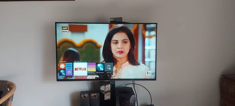 samsung led 40'' smart tv no fult in it using in home (just call me) 3