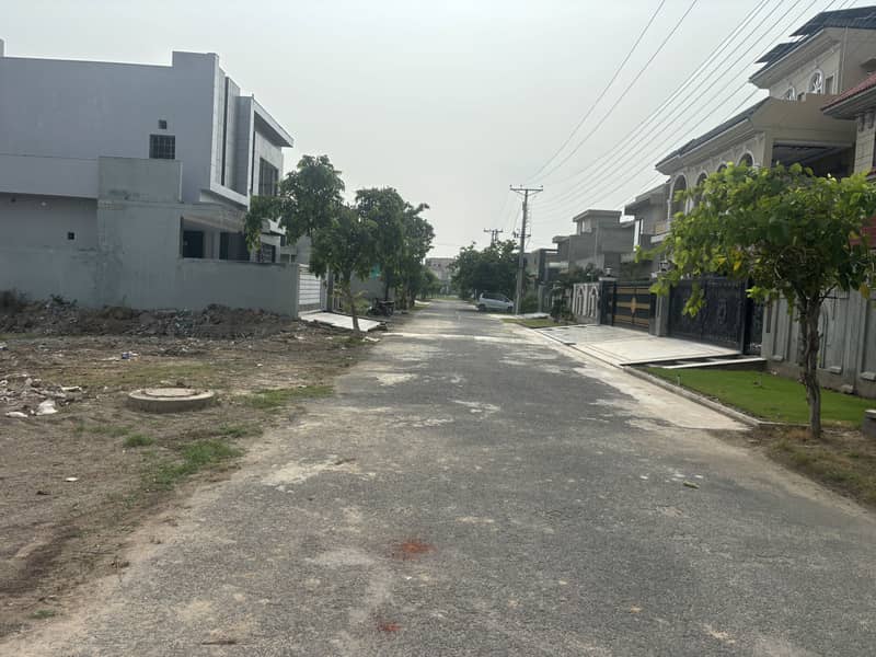 NESPAK PHASE 3 KANAL PLOT IS UP FOR SALE DIRECT ONWER 1