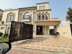 10 Marla New House Available For Sale In Bahria Town Lahore