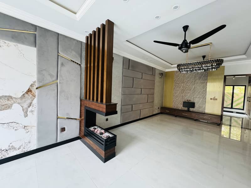 10 Marla New House Available For Sale In Bahria Town Lahore 6