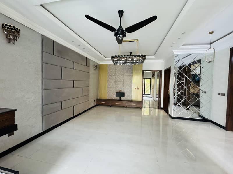 10 Marla New House Available For Sale In Bahria Town Lahore 7