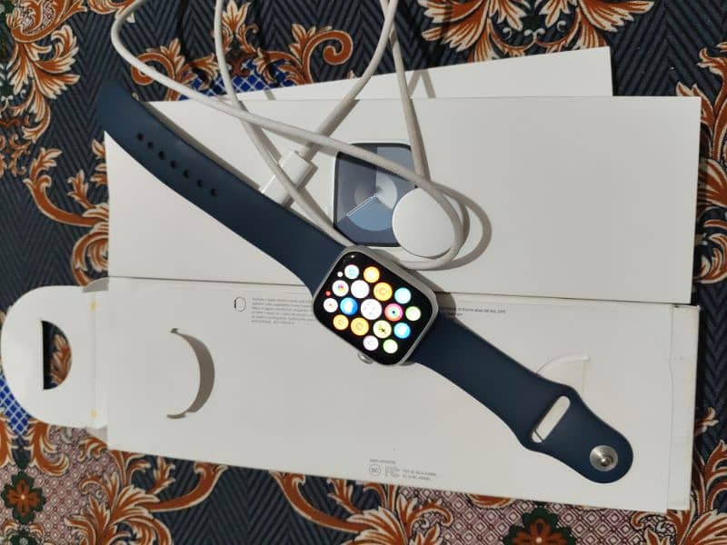 Apple watch series 9 complete box Urgent sell 2