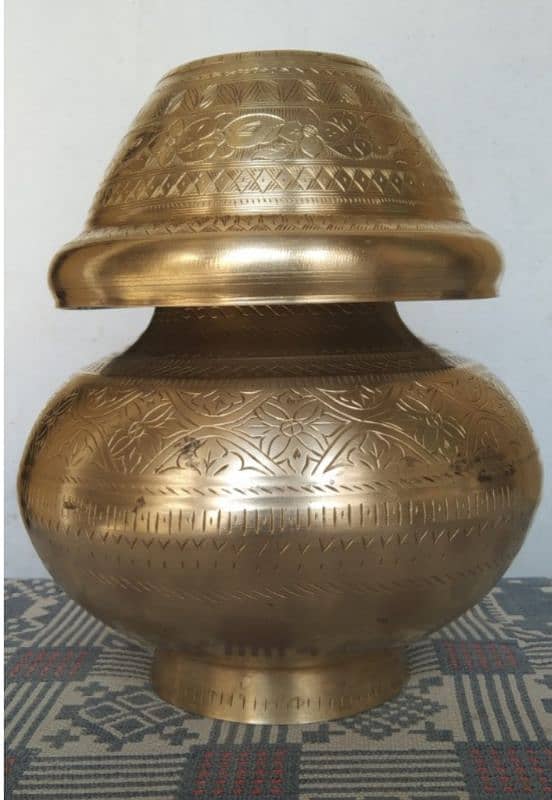 antique matka with lid 3