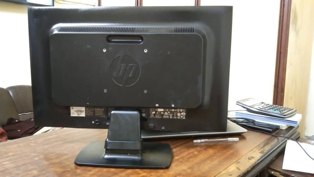 HP P221 LED MONITOR 2