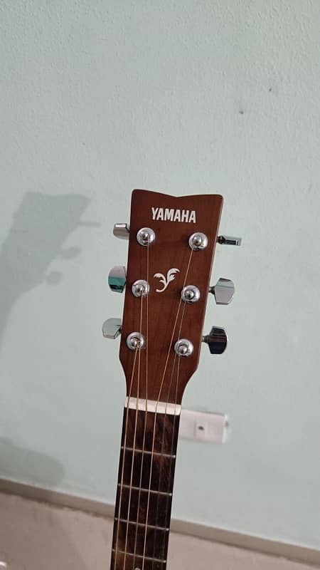 Yamaha F310 Dreadnought Acoustic Guitar 5