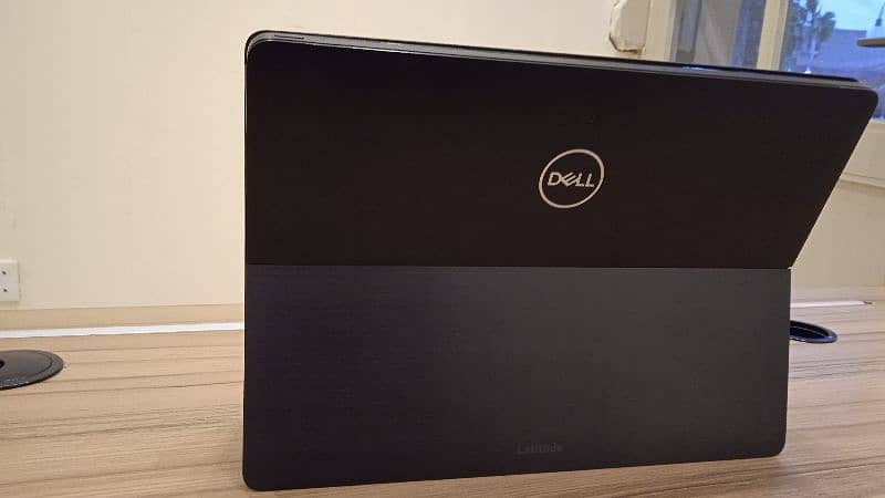 Dell 2 in 1 Touch screen 11