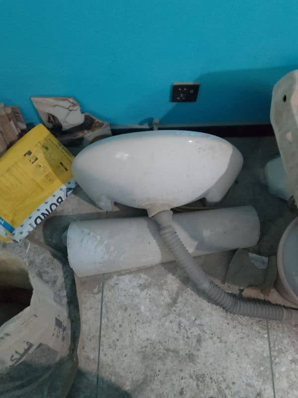 Used Wash Basin Available For Sale In Gulistan-E-Johuar Block 19 1