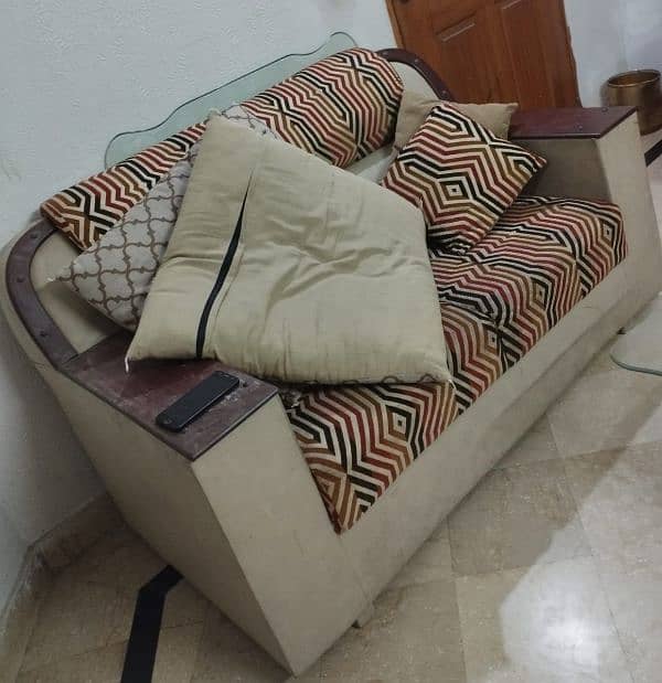 urgent sale 6 seater sofa 2