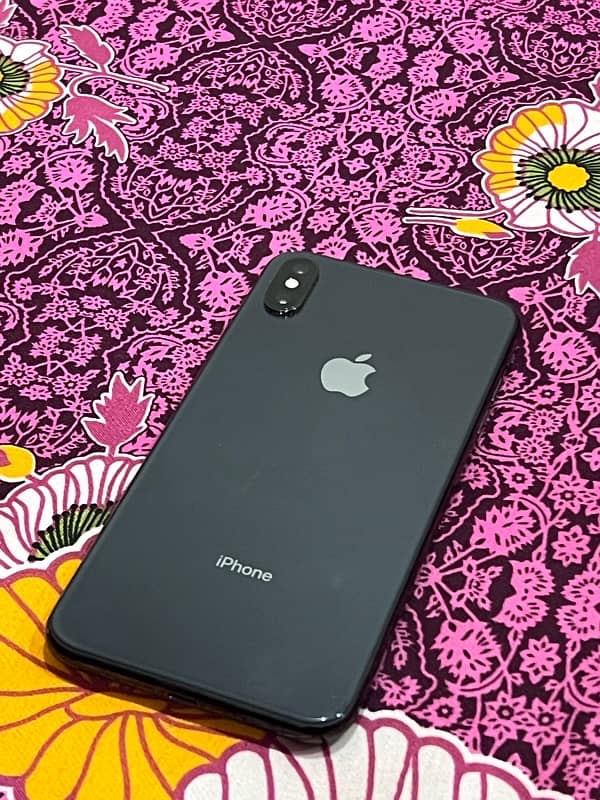 iphone xs max factory unlocked orignal condition 2