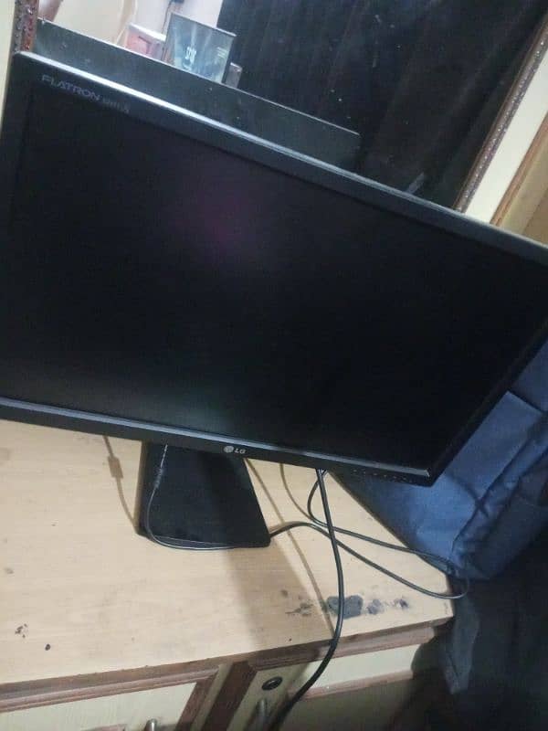 LG 24 inch computer led 1