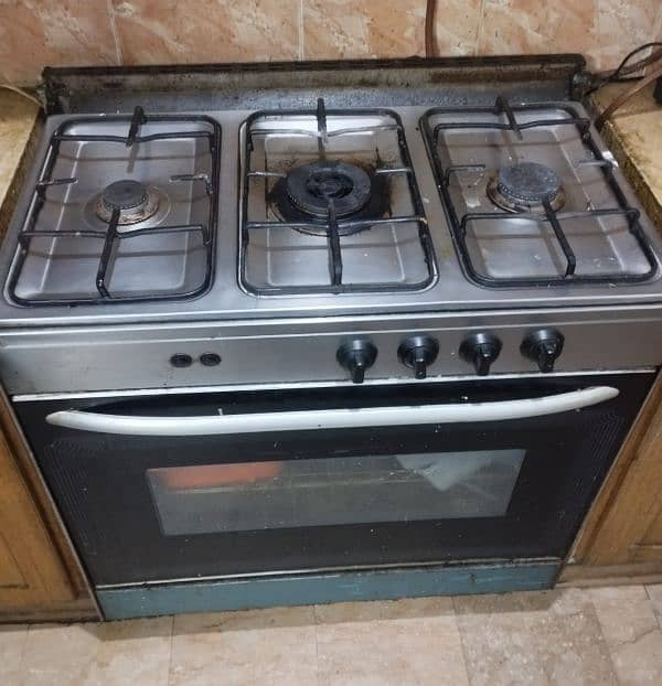 urgent sale cooking range 1