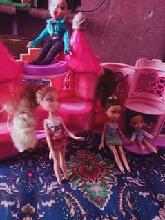 doll house n with dolls urgent sale