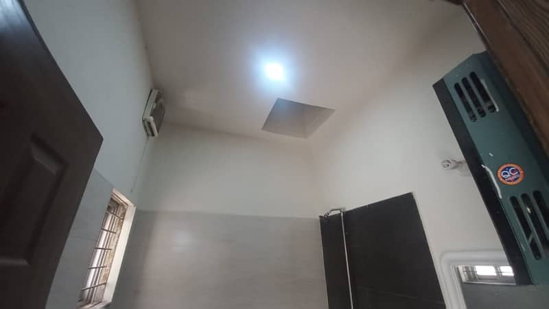 10 Marla full house available in bahria town lhr hot location 9