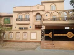 1 Kanal House available for sale in Canal Garden Lahore