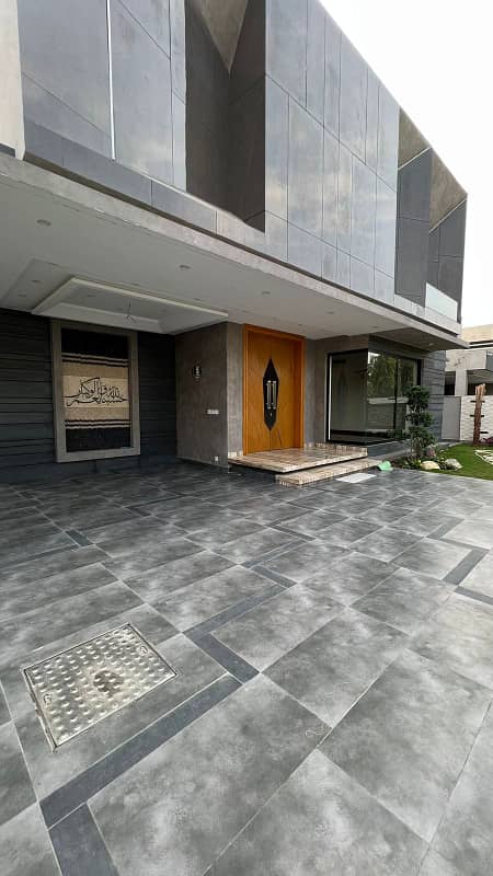 1 kanal Full Basement 6 Bedroom, Theater House For SALE in Phase 6 DHA 2