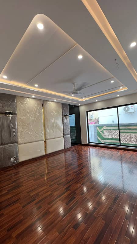 1 kanal Full Basement 6 Bedroom, Theater House For SALE in Phase 6 DHA 5