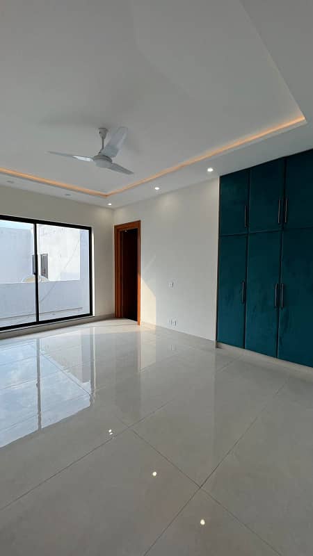 1 kanal Full Basement 6 Bedroom, Theater House For SALE in Phase 6 DHA 27