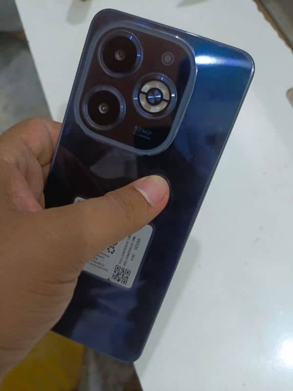 Infinx smart 8 plus 10/10 condition 4/64 with complete box 2