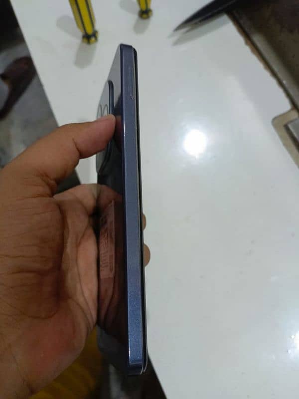 Infinx smart 8 plus 10/10 condition 4/64 with complete box 3