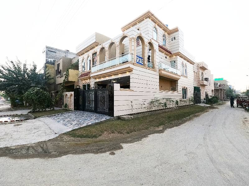 To sale You Can Find Spacious Corner House In Audit & Accounts Phase 1 - Block D 7