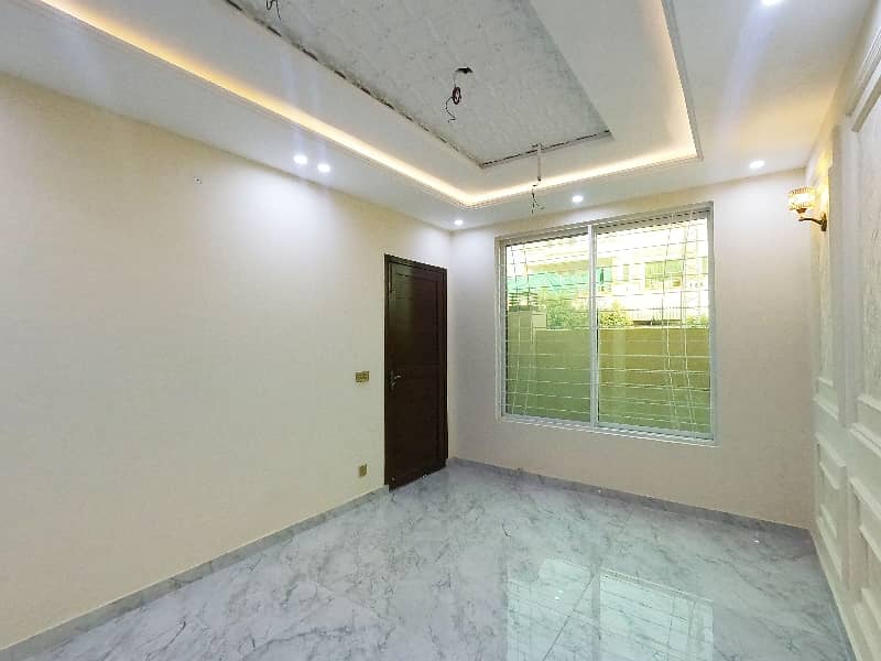 To sale You Can Find Spacious Corner House In Audit & Accounts Phase 1 - Block D 11