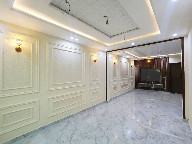 To sale You Can Find Spacious Corner House In Audit & Accounts Phase 1 - Block D 12